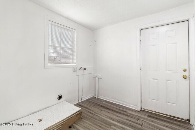 Building Photo - 2604 Hale Ave