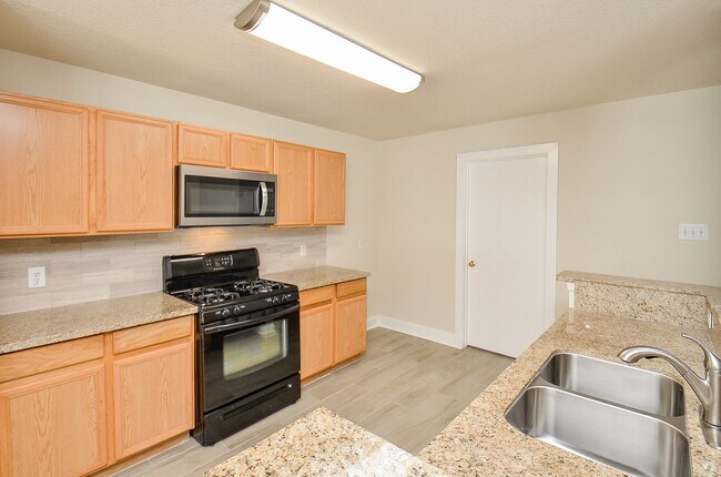 Building Photo - 3935 Federal Ln