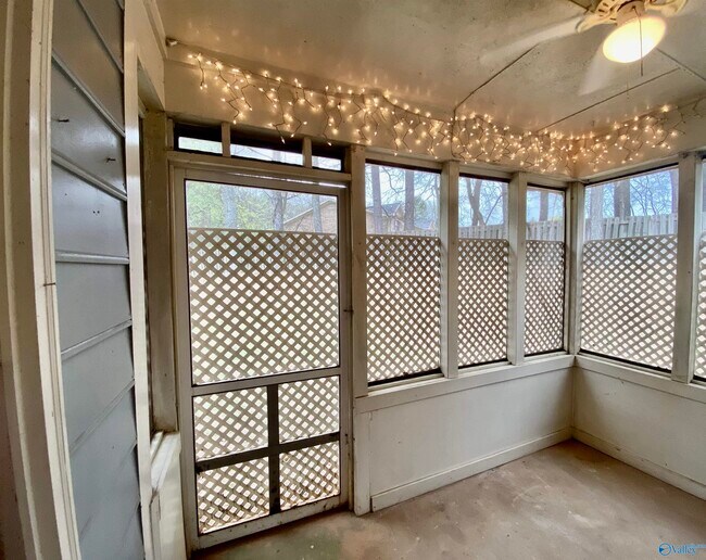 Building Photo - 1110 Liberty Dr