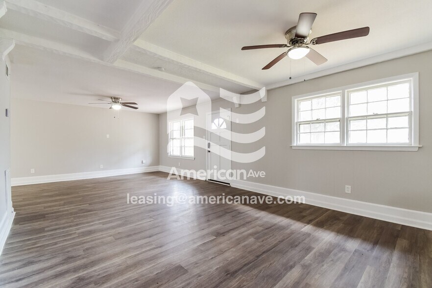 Building Photo - 5614 Grove Ave