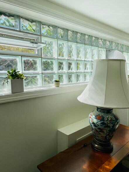 Building Photo - 5454 W Windsor Ave