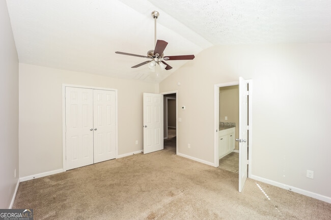 Building Photo - 9510 Lakeview Rd