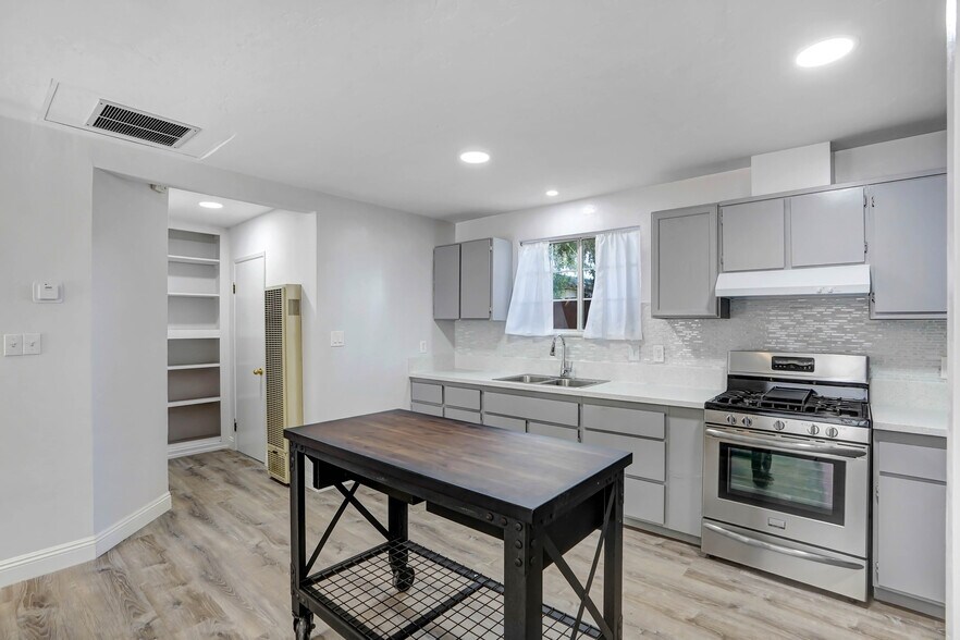 Completely new Kitchen - 1426 15th St