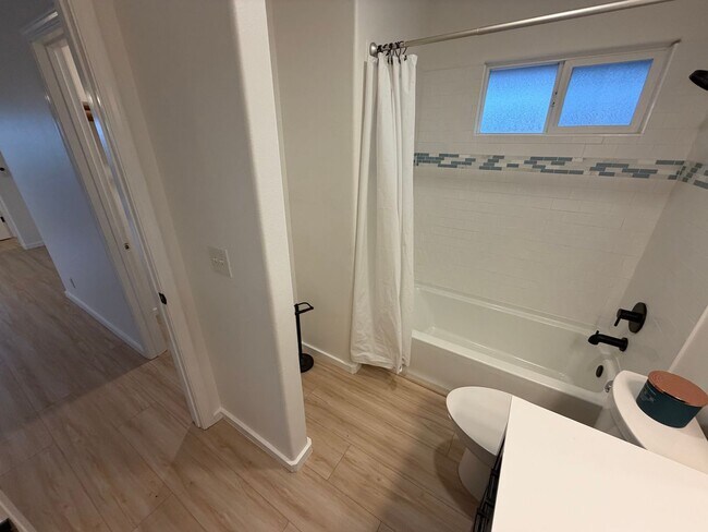 Building Photo - Oceanview Estates Home