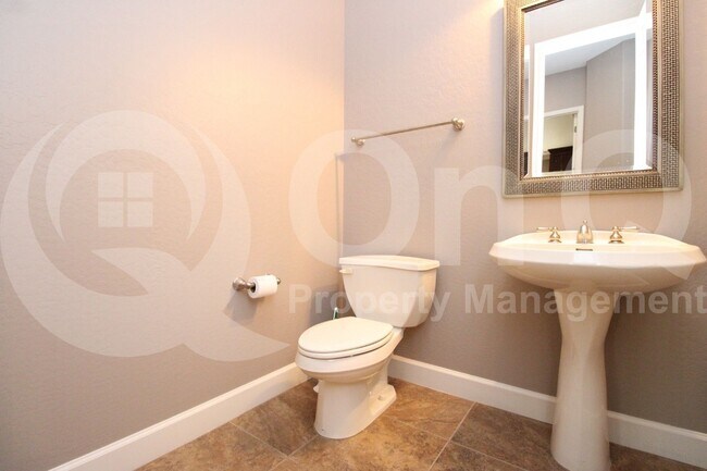 Building Photo - 4501 E Timberline Ct