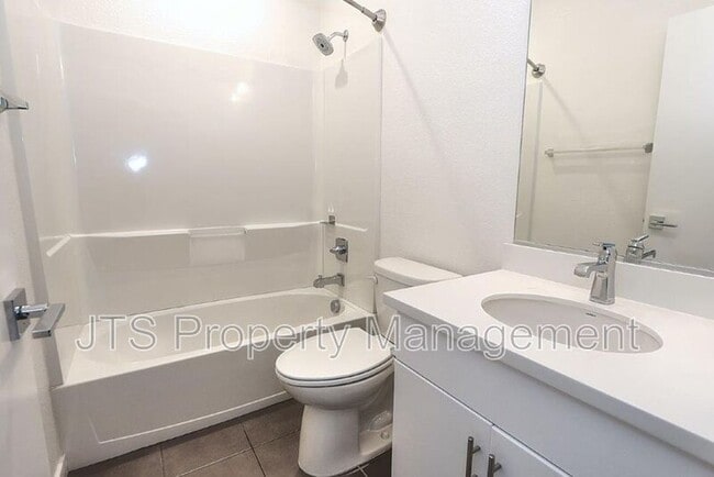 Building Photo - 396 Midstream Ln