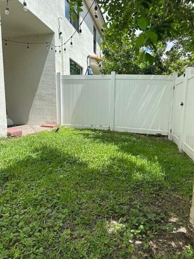 Building Photo - 4504 Hartwell Ln