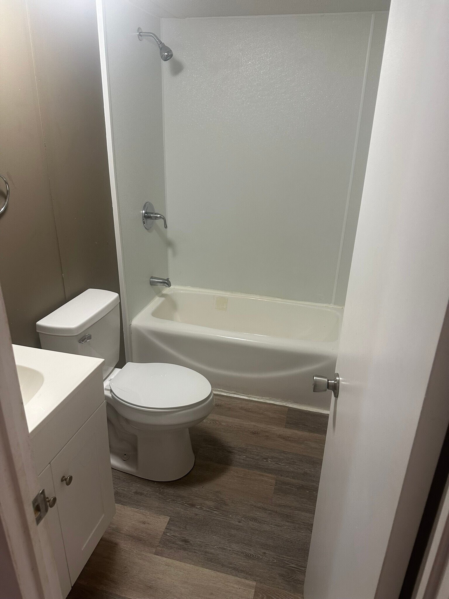 Building Photo - 1221 N Valrico Rd