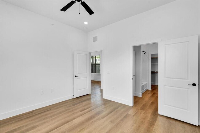 Building Photo - 1361 Provident Dr