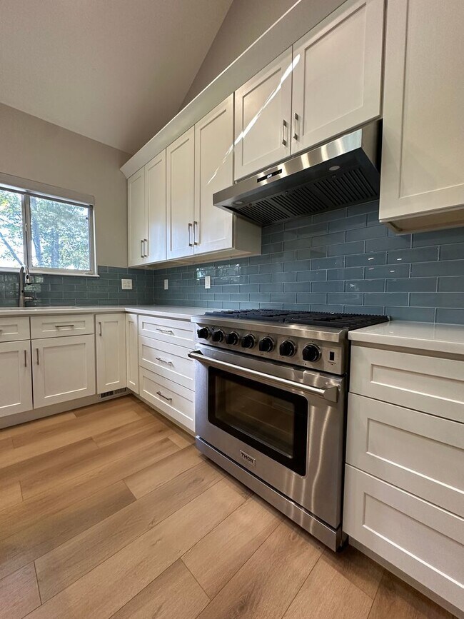 Building Photo - Stunning Home with Park-Like Setting in Superior - 4BD, 3.5BA