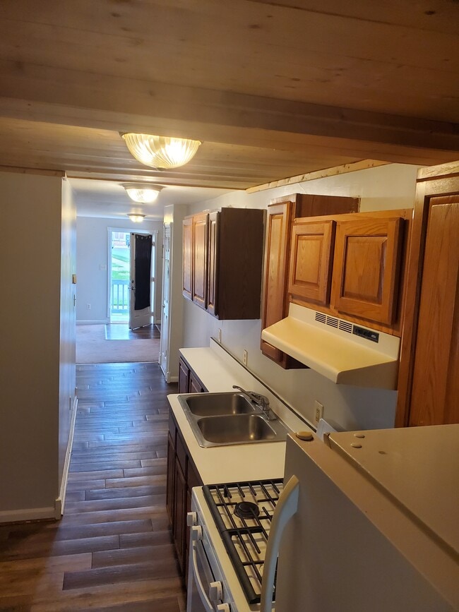 Kitchen - 325 E Church St