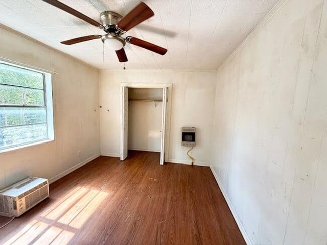 Building Photo - 907 N Harrison St