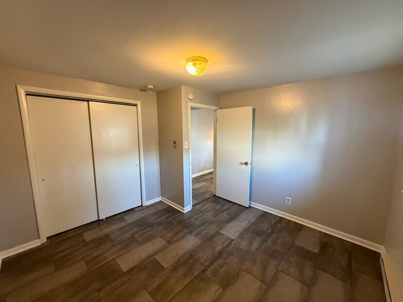 Building Photo - 148 N Church St