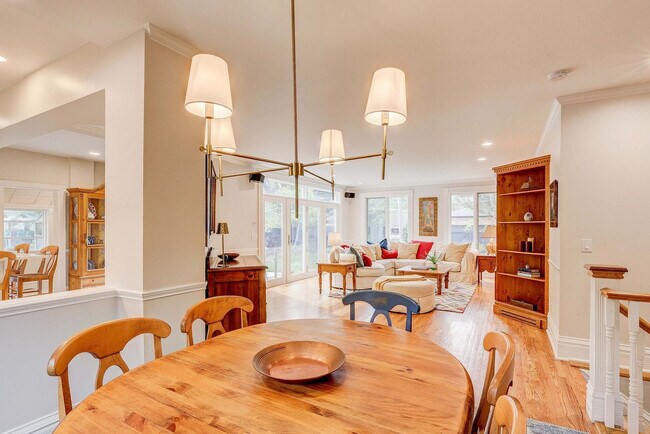 Building Photo - 2105 S Fillmore St