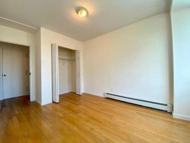 Building Photo - 41-25 Kissena Blvd