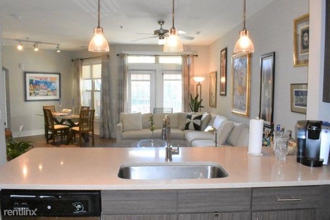 Building Photo - 215 Promenade Vista Street