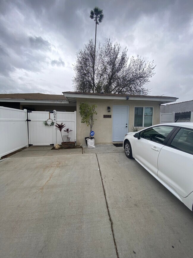 Building Photo - 5044 Jurupa Ave