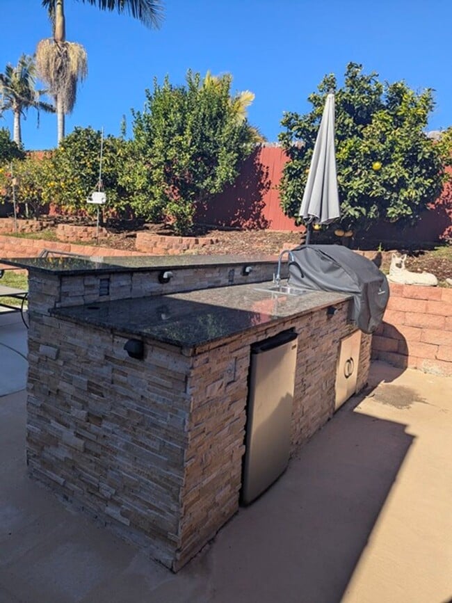 Building Photo - 3 Bedroom - 2 Bathroom Home in San Diego