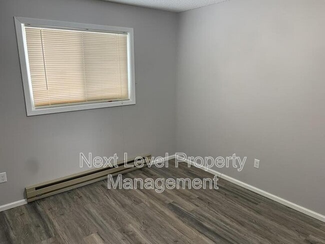 Building Photo - 171 Rosewood Dr