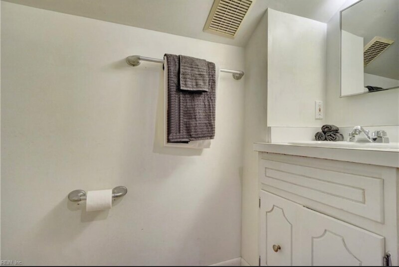 Building Photo - 1404 Mallory Ct