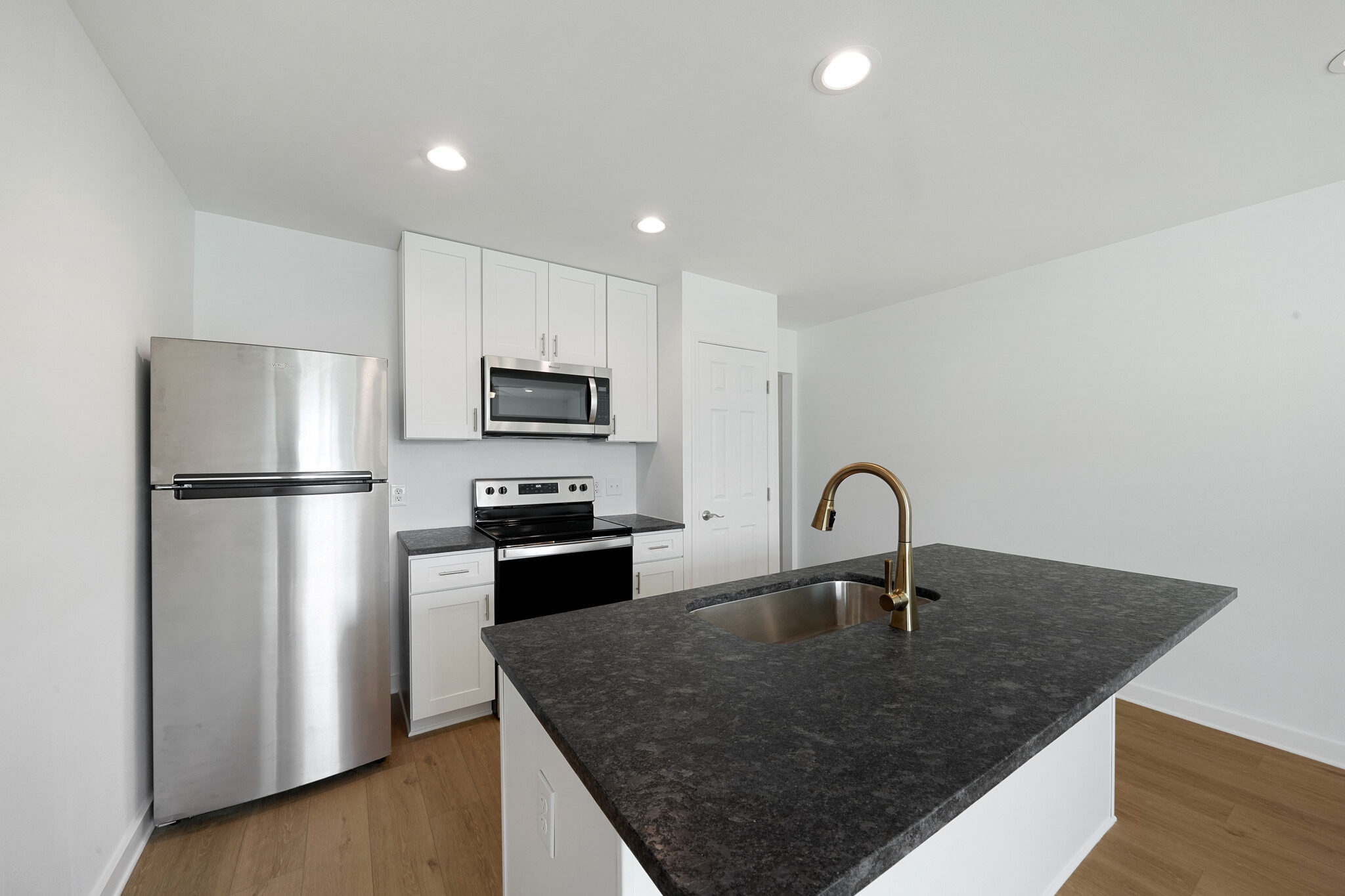 Building Photo - 2927 Nicholson Dr