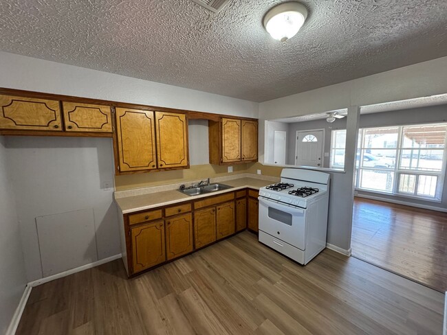 Building Photo - 3 bed, 2 full bath, garage is converted, n...