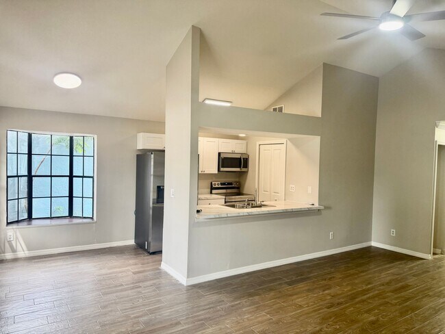 Building Photo - Completely Renovated 3/2 Located in Quiet Palm Harbor Community