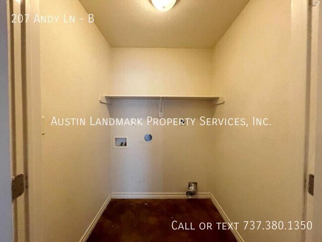 Building Photo - 207 Andy Ln