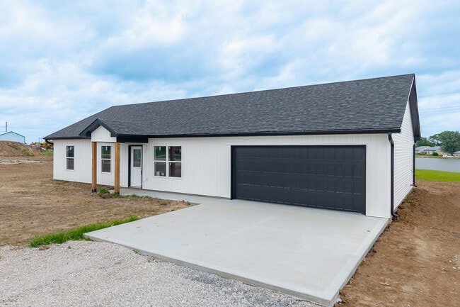 Building Photo - 2139 Lyndell Blvd