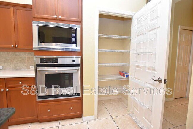 Building Photo - 3203 Highlands Lakeview Cir