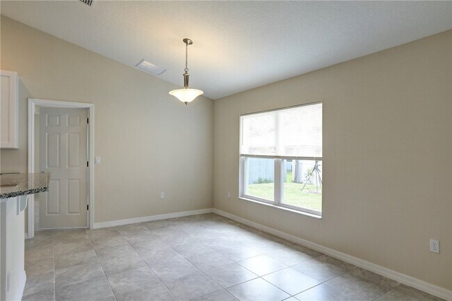 Building Photo - 426 Lanfair Ave