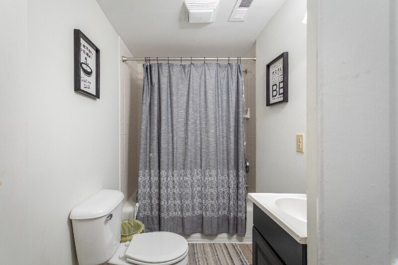 Building Photo - 600 E Main St