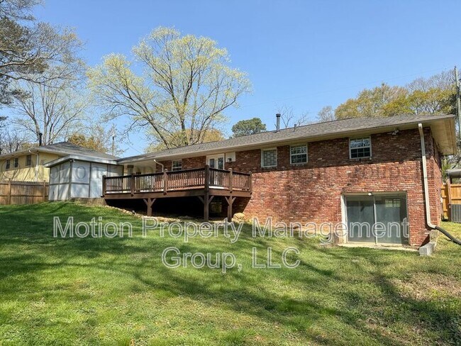 Building Photo - 2502 Little John Trail SE