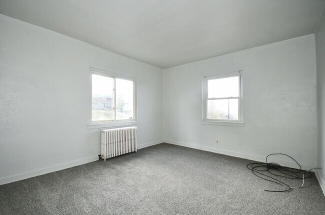 Building Photo - 2937-239 Freeland St