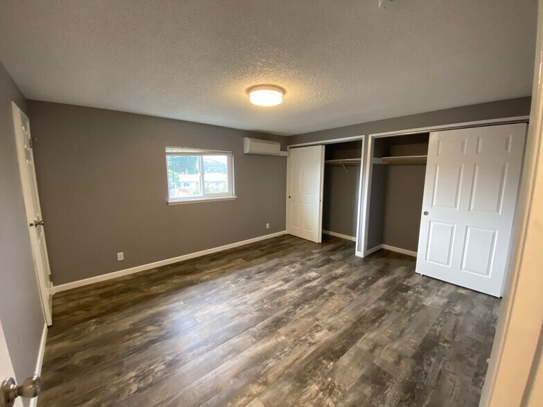 Building Photo - 407 Gertrude Dr