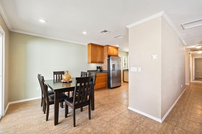 Building Photo - 56034 Desert Gold Dr
