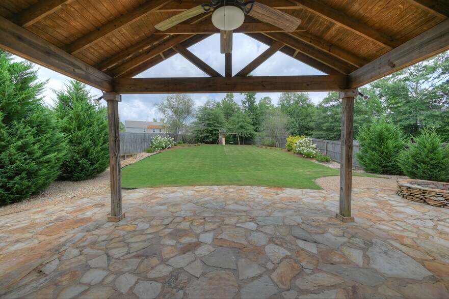 Building Photo - 2050 Covey Dr