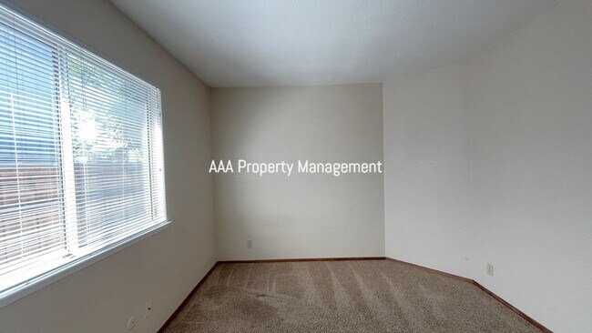 Building Photo - Brentwood Beautiful 3 bedroom 2 bath home!...