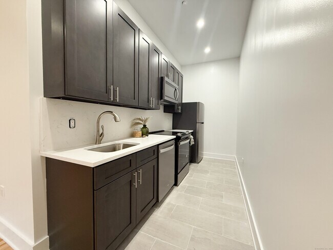 Building Photo - 253 State St