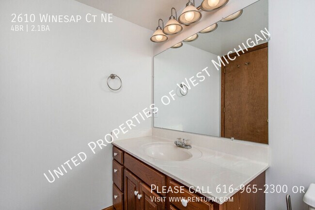 Building Photo - Available Now | 4 Bedroom 2.5 Bath Single ...