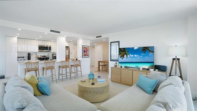 Building Photo - 3031 N Ocean Blvd