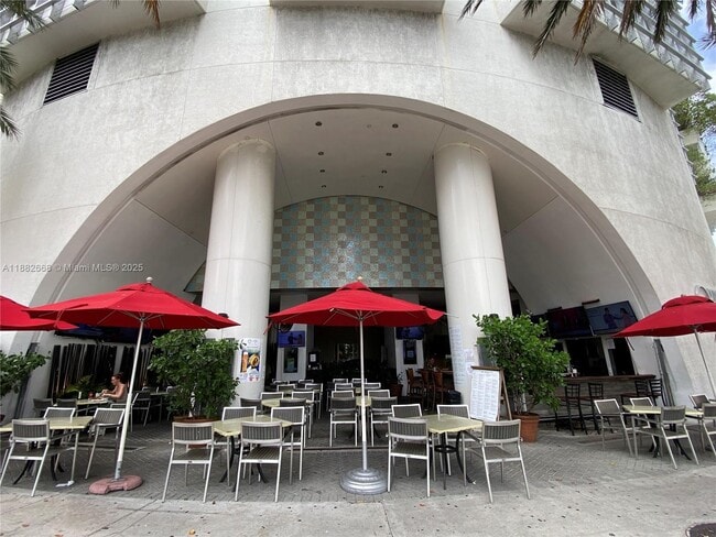 Building Photo - 1750 N Bayshore Dr