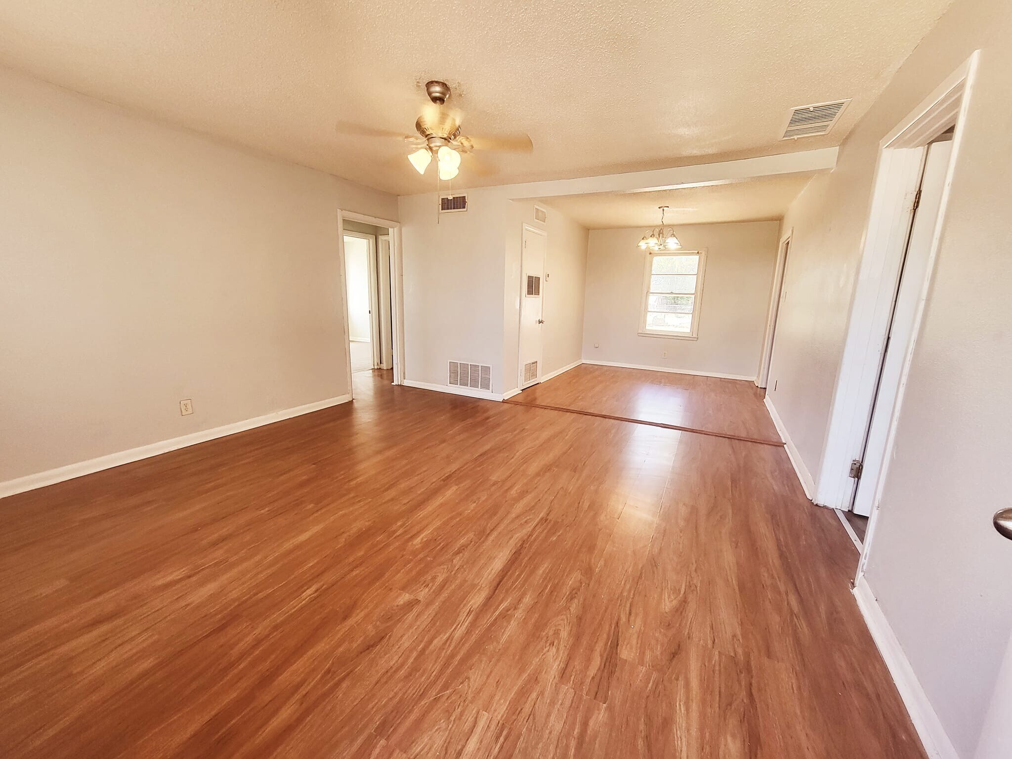 Building Photo - 3789 Sunset Ave