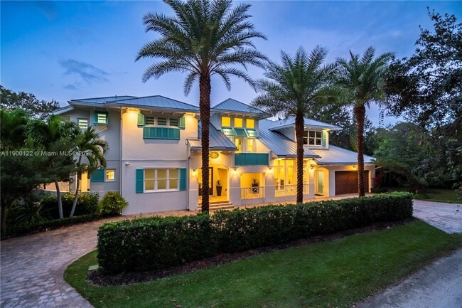 Building Photo - 545 SW Indianola St