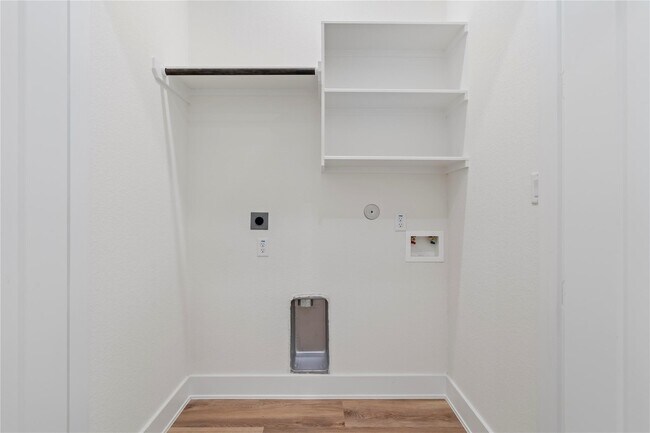 Building Photo - 6532 Weston St