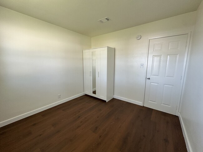 Building Photo - 12776 Ross Ave