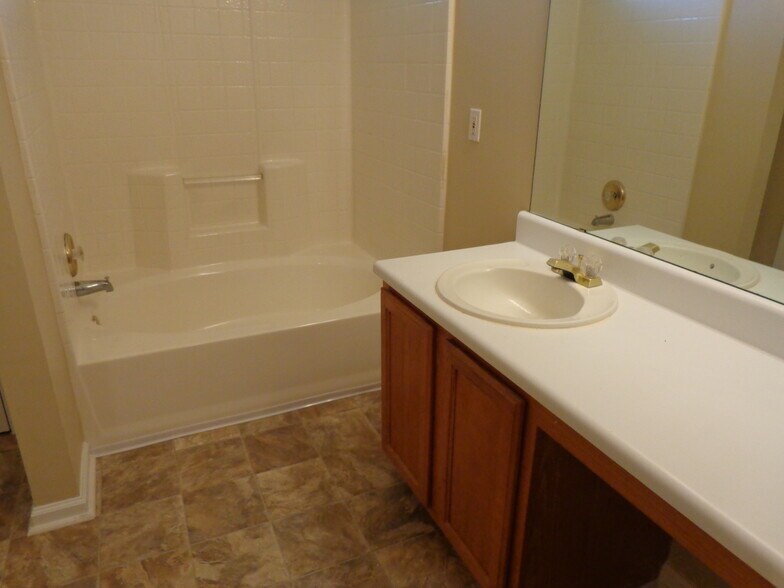 Building Photo - 1067 Winterbrook Way