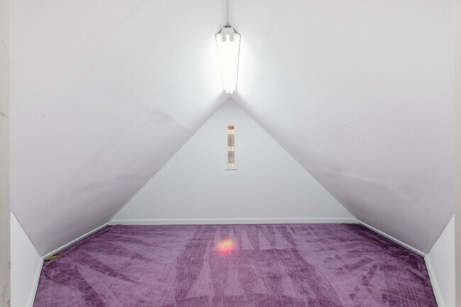 Building Photo - 1002 Sutton Hill Rd