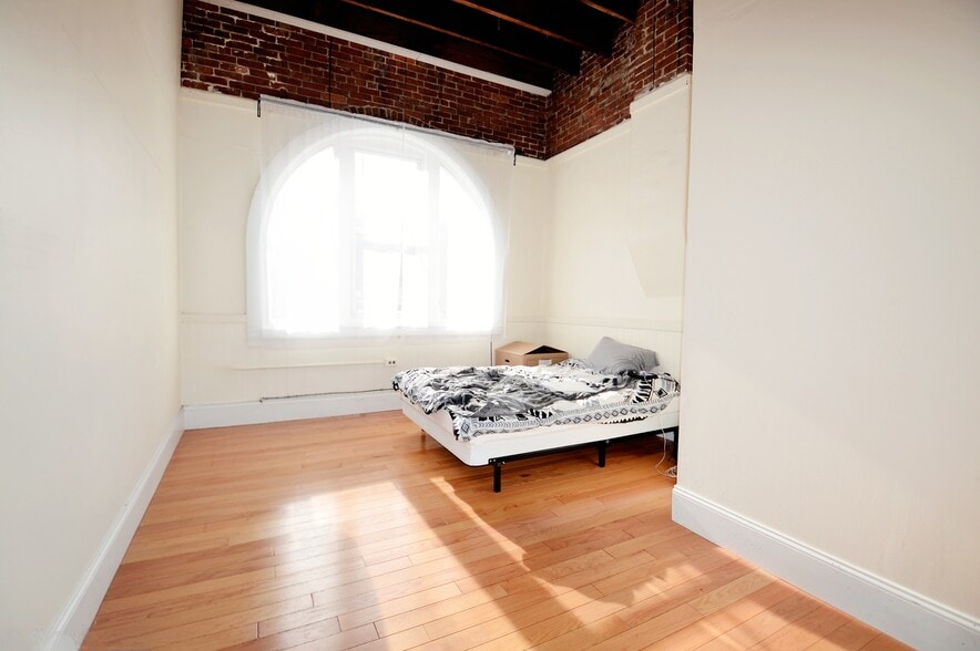 Building Photo - 27 Saint Marys Ct