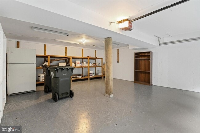 Building Photo - 9708 Locust Hill Dr